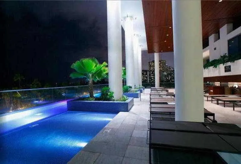 Jet Luxury At The Trump Waikiki Oahu 5*,  米国