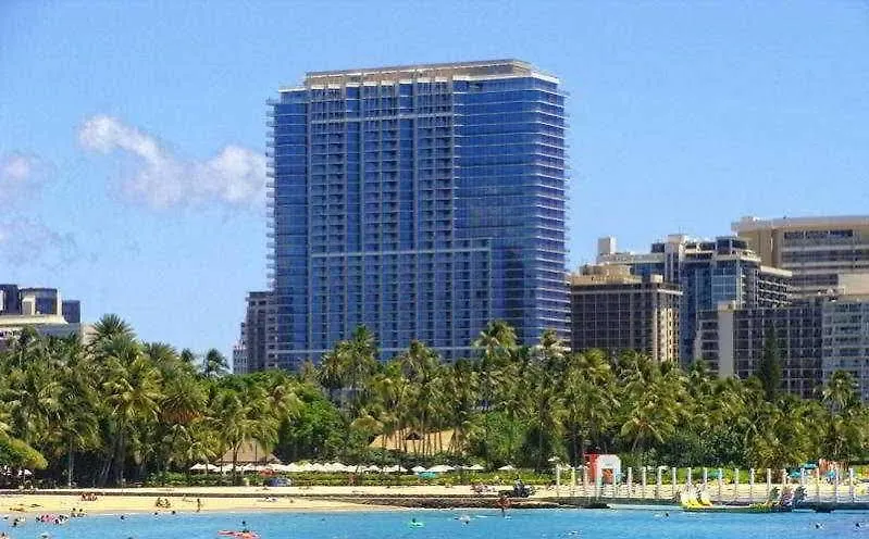 Jet Luxury At The Trump Waikiki Oahu ホテル