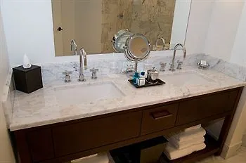 Hotel Jet Luxury At The Trump Waikiki Oahu