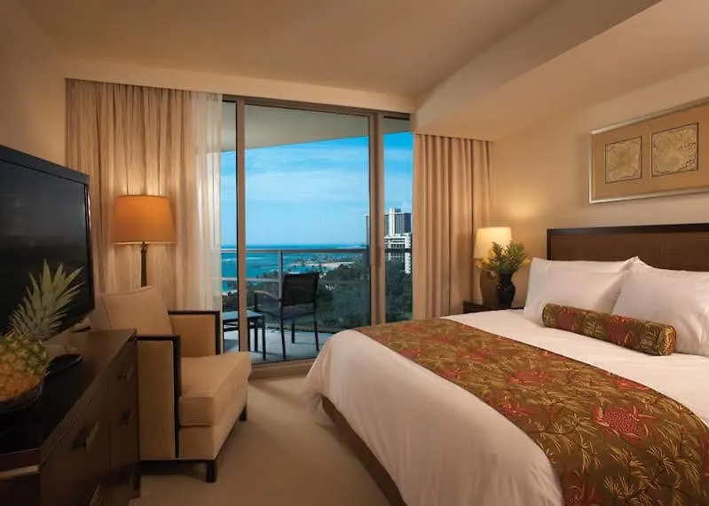 Jet Luxury At The Trump Waikiki Oahu