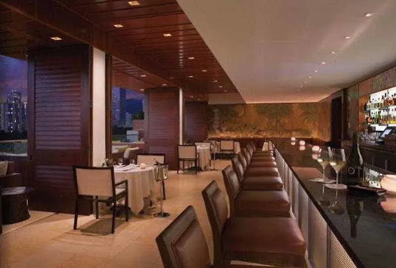 Jet Luxury At The Trump Waikiki Oahu