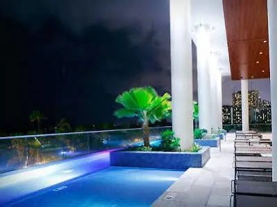 Jet Luxury At The Trump Waikiki Oahu Estados Unidos