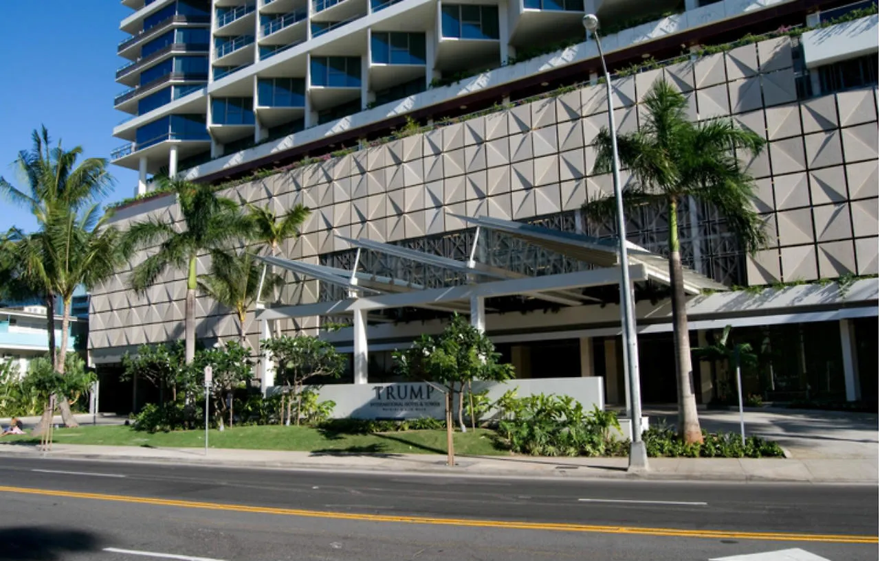 Jet Luxury At The Trump Waikiki Oahu